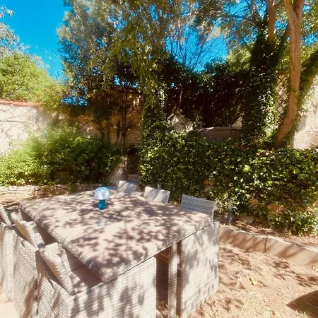 Hébergement de vacances La Maison De La Fontaine - Jardin Et Jacuzzi *