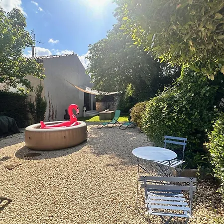 Hébergement de vacances La Maison De La Fontaine - Jardin Et Jacuzzi Nîmes