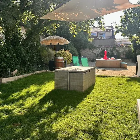 Hébergement de vacances La Maison De La Fontaine - Jardin Et Jacuzzi *